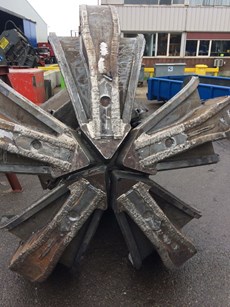 J&B 1600 ltr poliepgrijper geheel gereviseerd