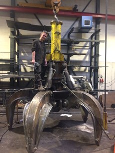 J&B 1600 ltr poliepgrijper geheel gereviseerd
